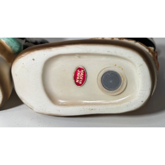 Vintage Native American Figurine Salt & Pepper Shakers Moccassin Tomahawk - Picture 7 of 7